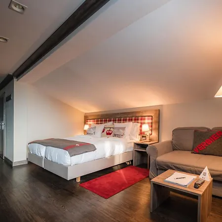 Bristol 3*
